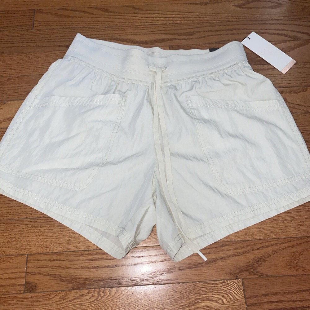 Calia Journey Mid Rise‎ Shorts 4" Sage Dune Size XS NWT Relaxed Fit